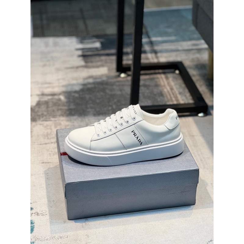 Pra*a casual shoes